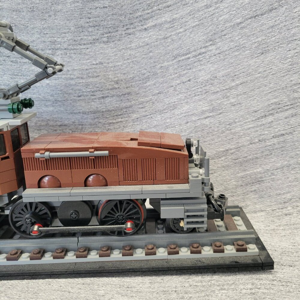 Lego Creator Expert 10277 Crocodile Locomotive - Picture 10 of 16